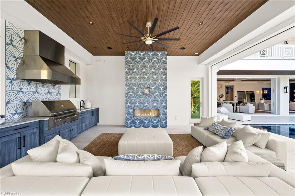PARK SHORE - Residential
