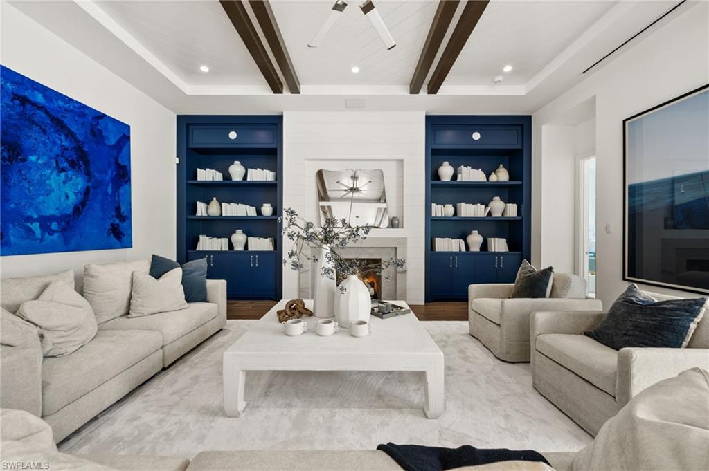 PARK SHORE - Residential