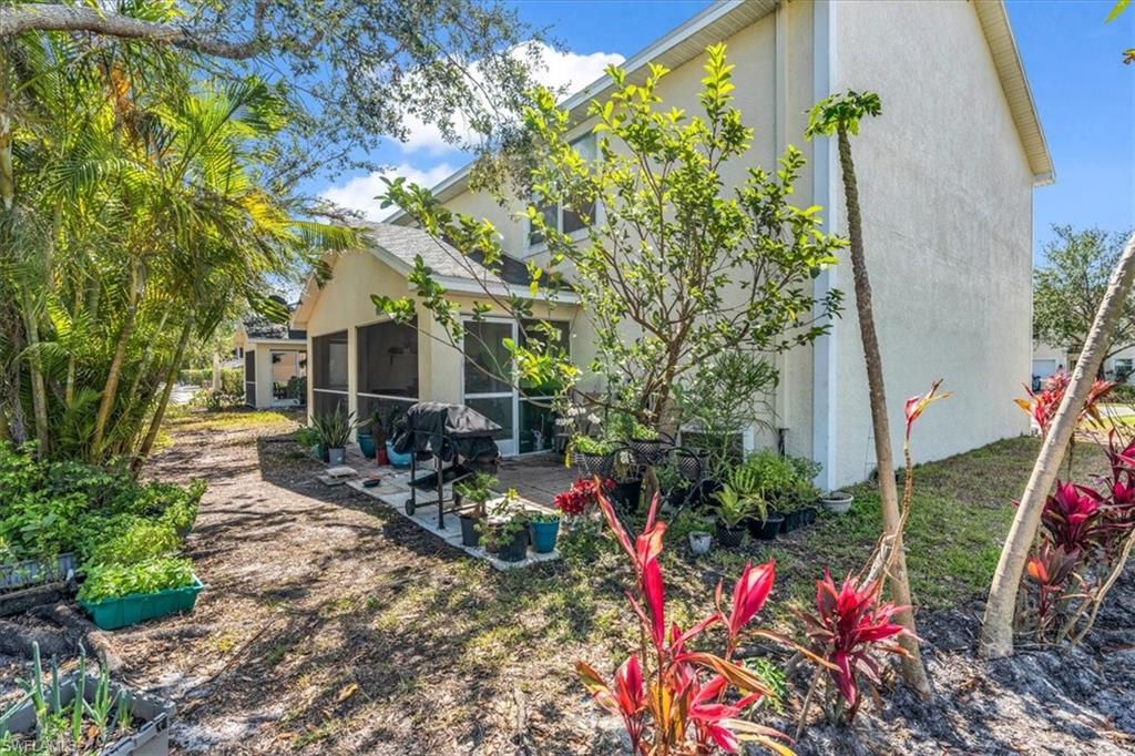 OAK CREST VILLAS - Residential