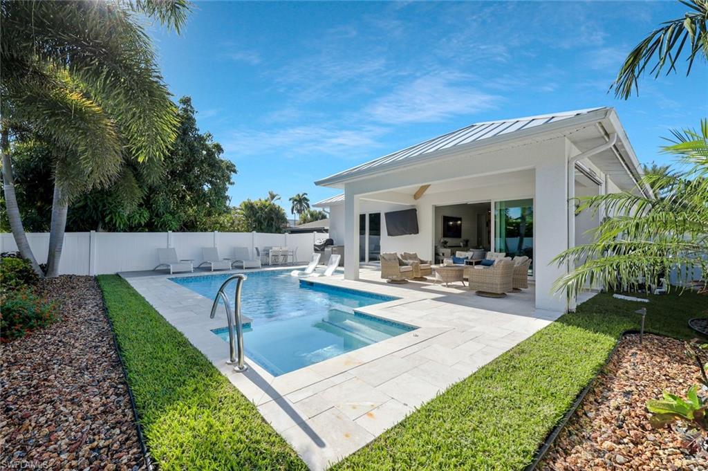 NAPLES PARK - Residential