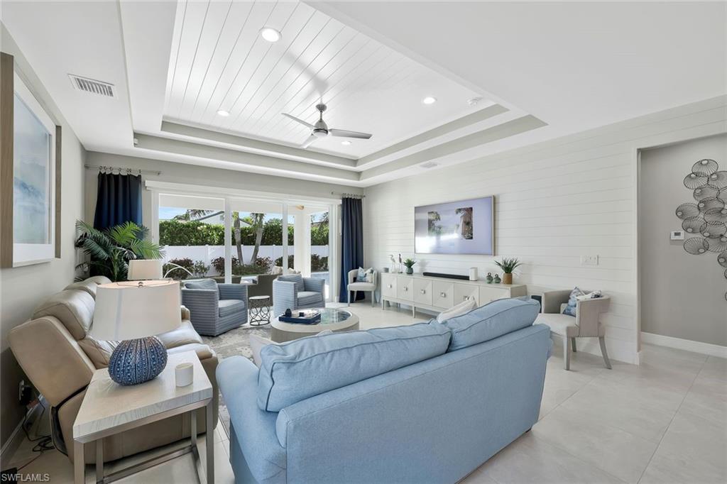 NAPLES PARK - Residential