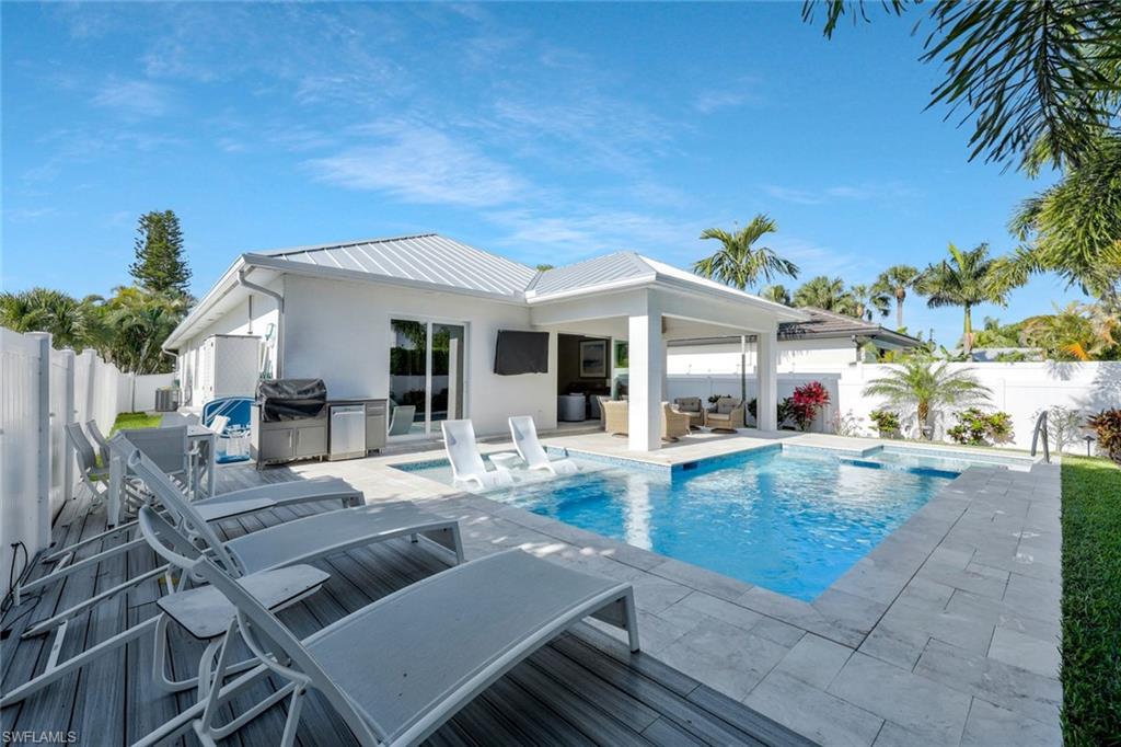 NAPLES PARK - Residential
