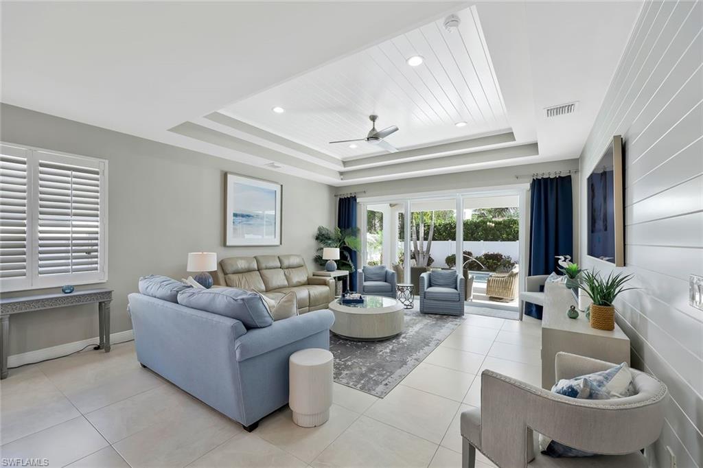NAPLES PARK - Residential