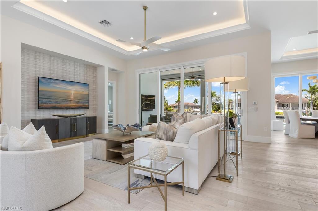 MARCO BEACH - Residential