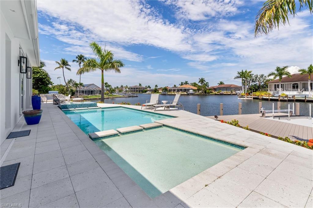 MARCO BEACH - Residential