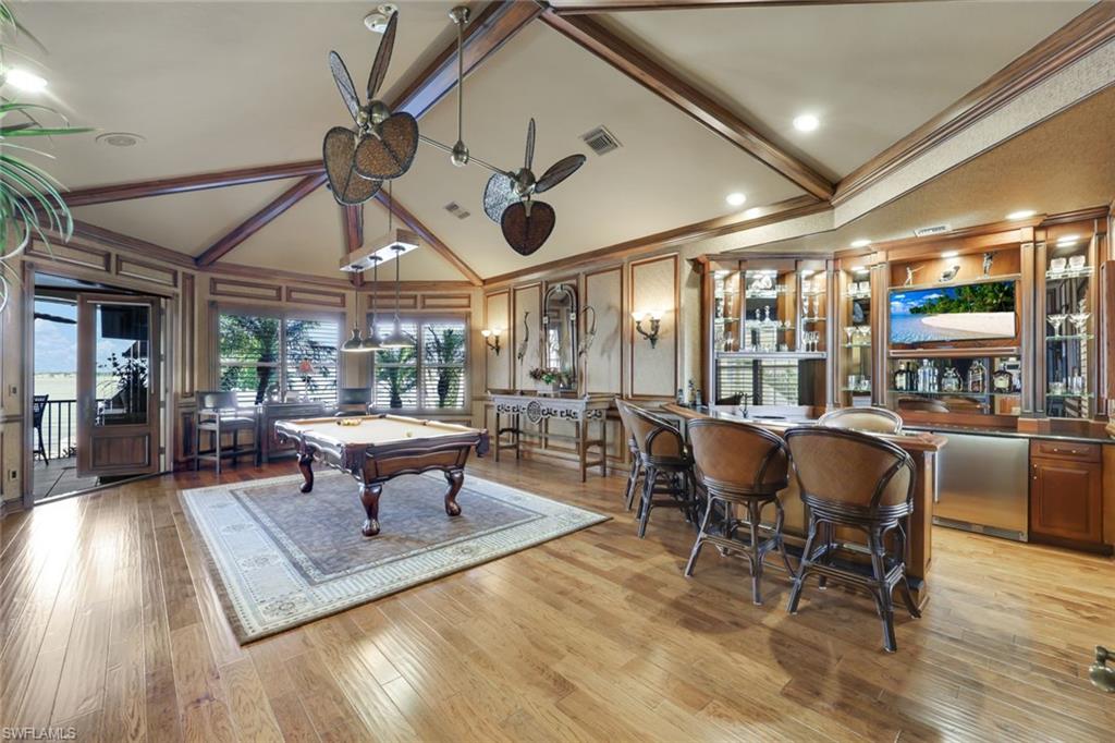 EDGEWATER - Residential