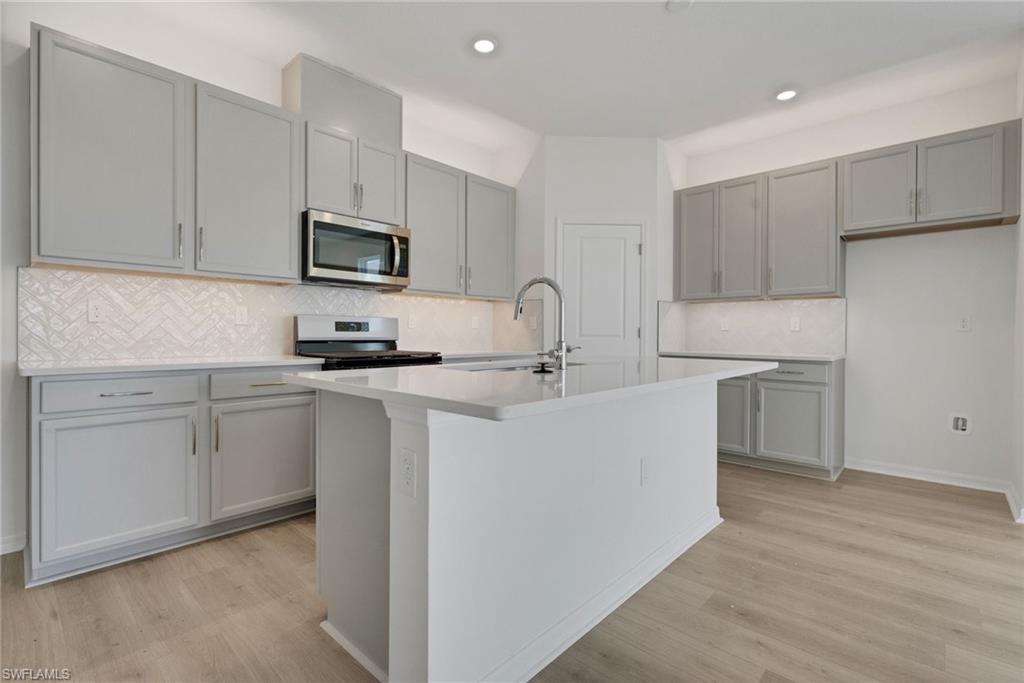 CREEKSIDE RUN - Residential
