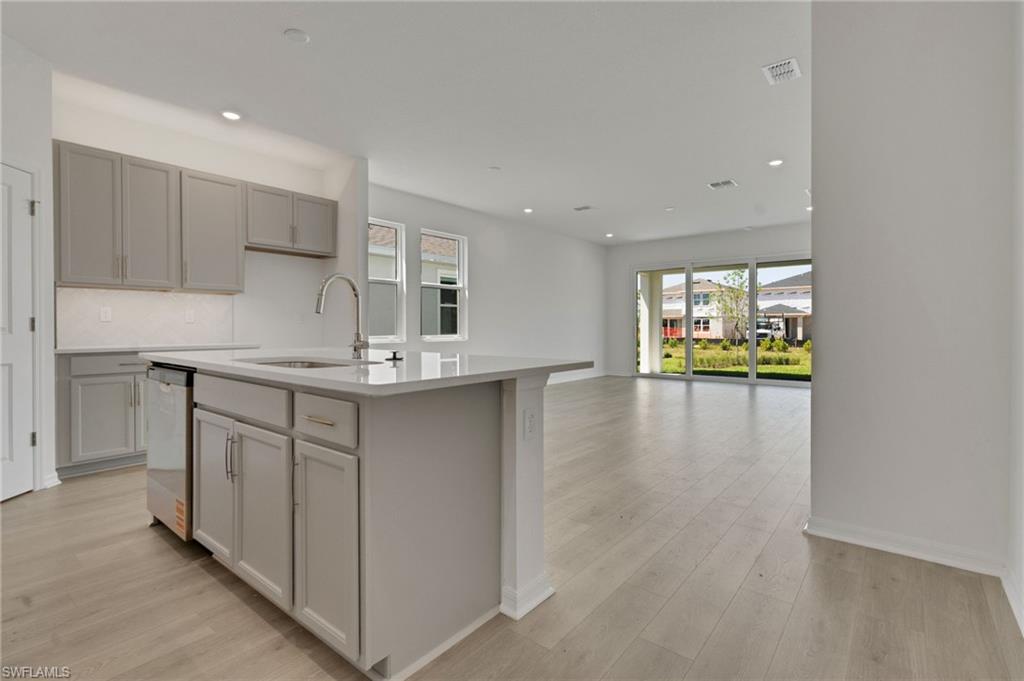 CREEKSIDE RUN - Residential
