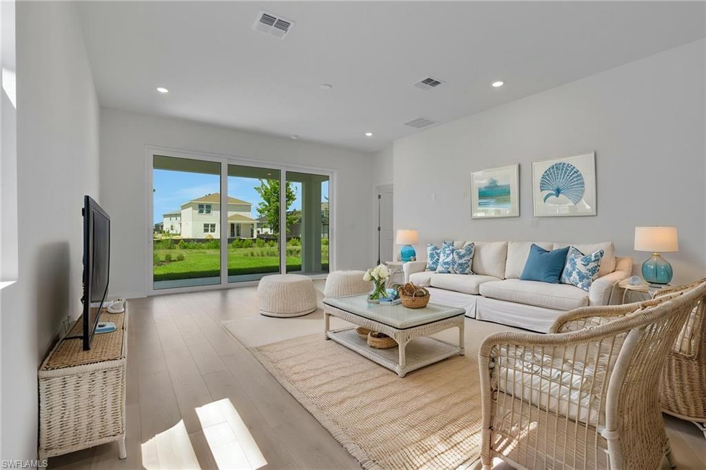 CREEKSIDE RUN - Residential