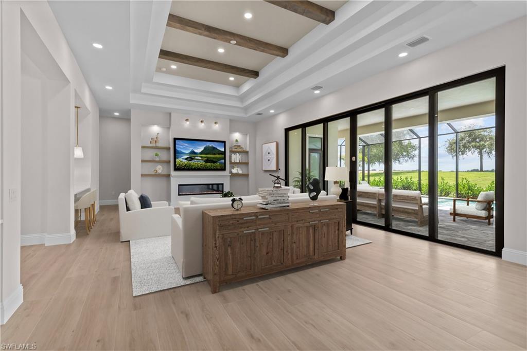 COUNTRY CLUB - Residential