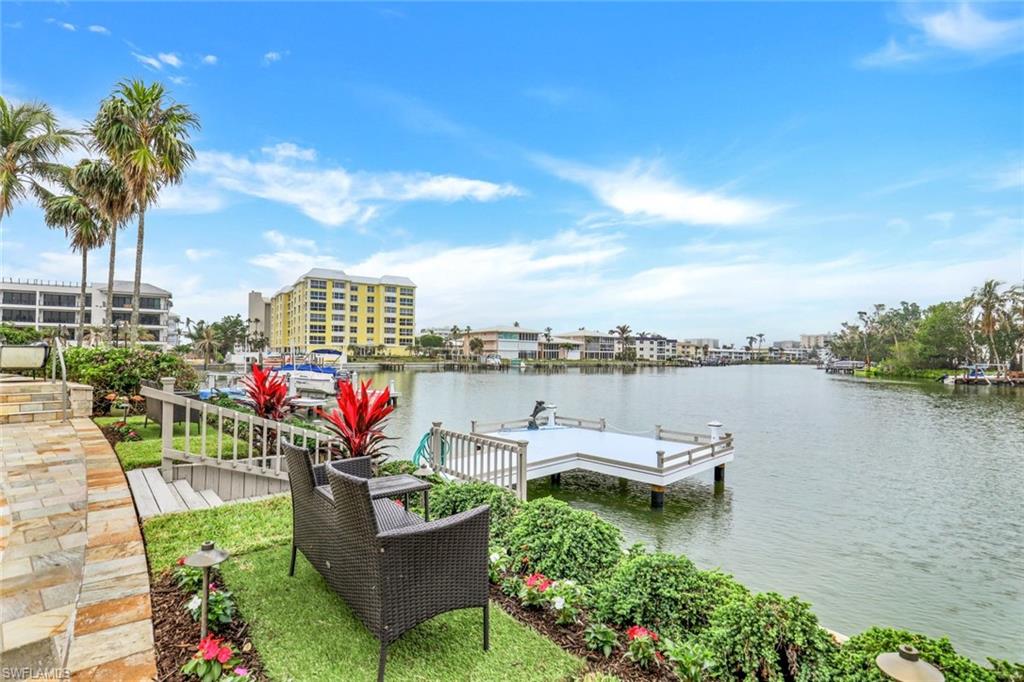 MOORINGS - Residential