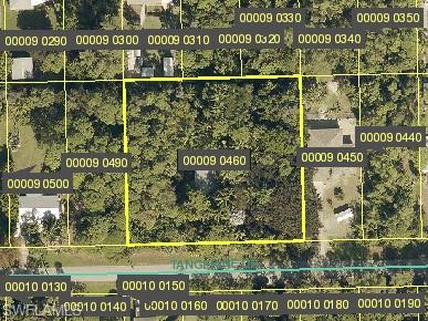 THREE CONTIGUOUS LOTS (1+ ACRE) THAT CAN BE SPLIT OFF AS ORIGINALLY PLATTED. Home suffered hurricane damage and will need a total rehab or to be removed. Great value in the 3 lots individually or as a very large home site. Investors may want to build 3 homes... so many options. BRING OFFERS!!