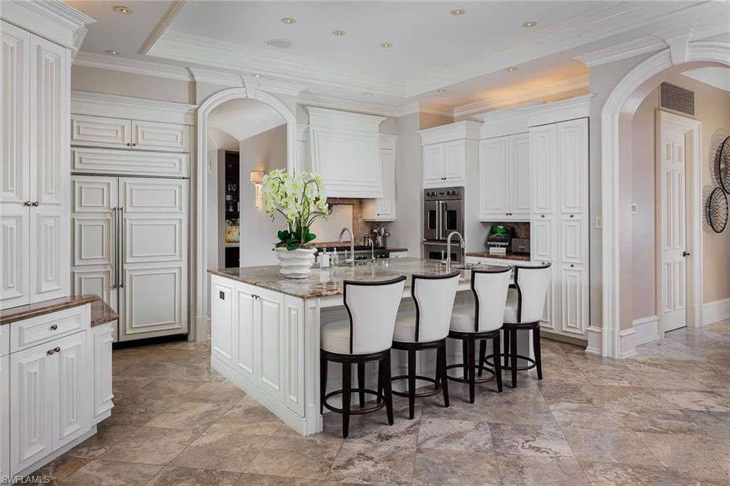 ESCADA AT TIBURON - Residential
