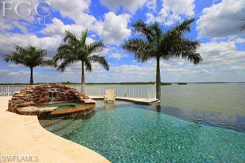 HOLIDAY HEIGHTS - Residential