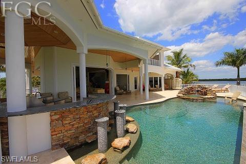 HOLIDAY HEIGHTS - Residential