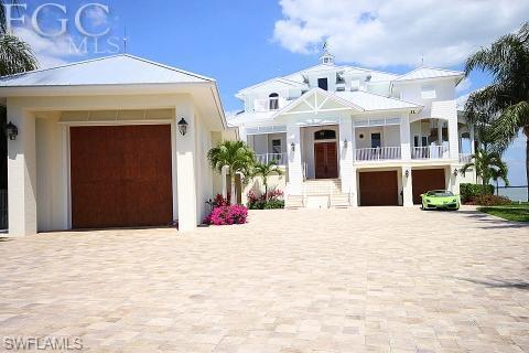 HOLIDAY HEIGHTS - Residential