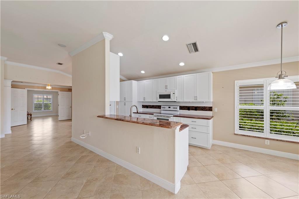 SABAL POINTE - Residential