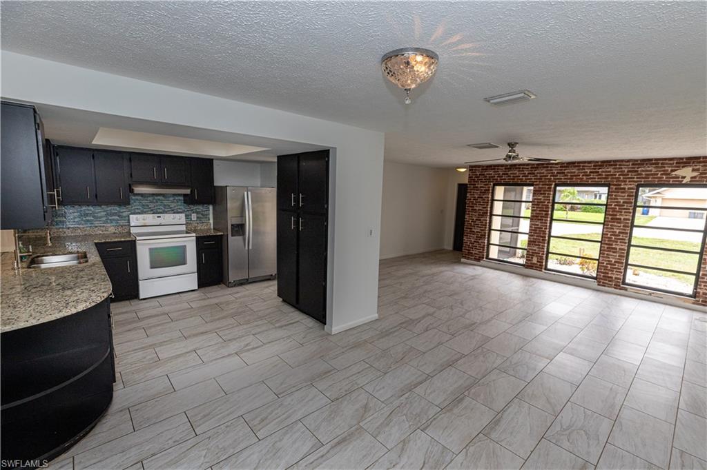 BONITA SPRINGS GOLF & COUNTRY CLUB - Residential