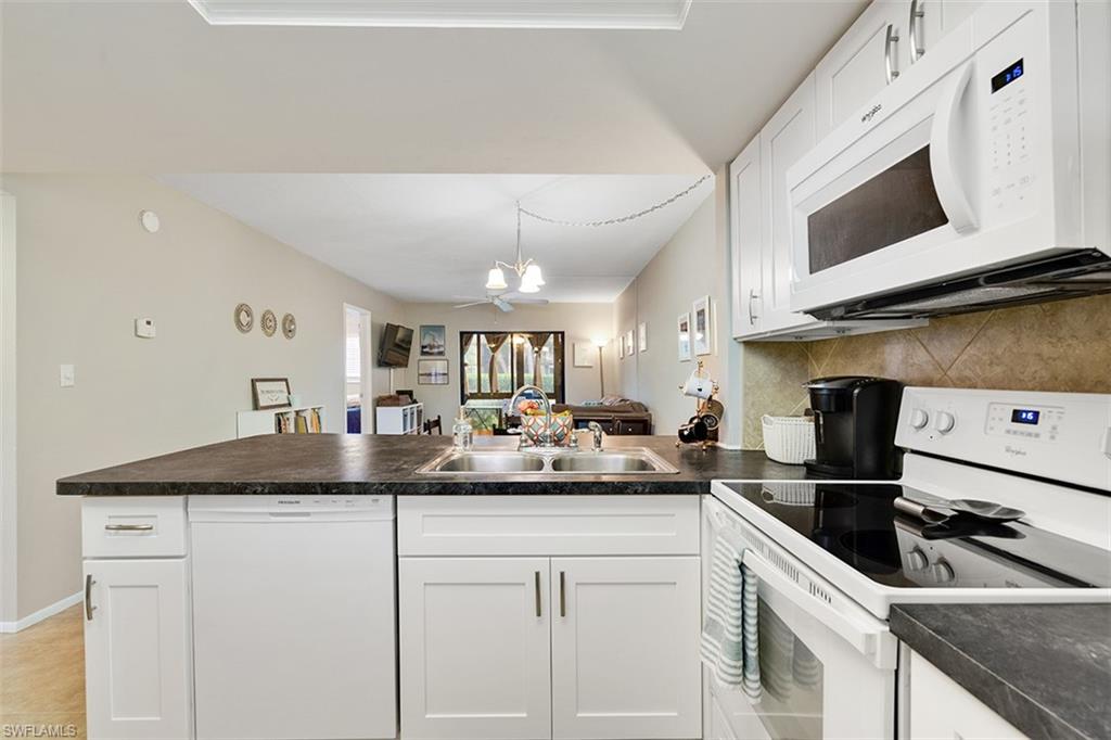 COUNTRY PINES CONDO - Residential