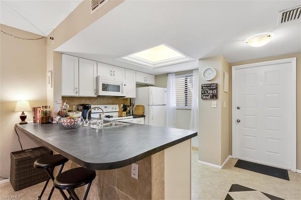 COUNTRY PINES CONDO - Residential