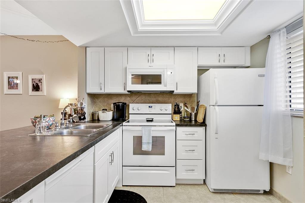 COUNTRY PINES CONDO - Residential