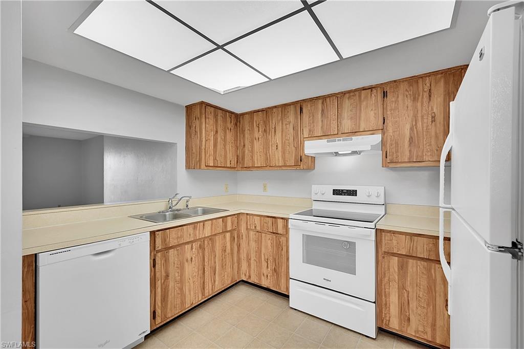 CLUB AT CRYSTAL LAKE CONDOMINIUM - Residential
