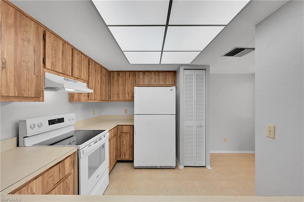 CLUB AT CRYSTAL LAKE CONDOMINIUM - Residential
