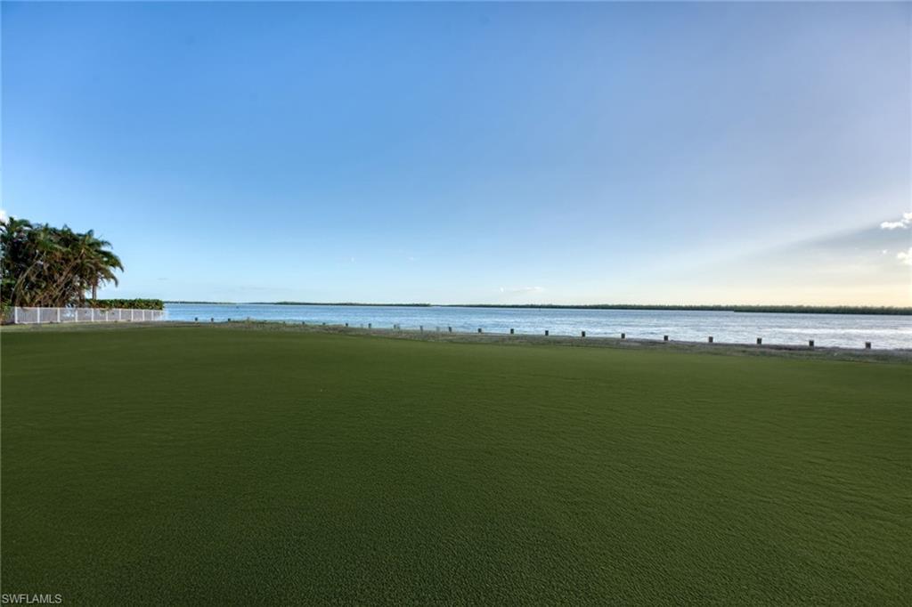 ESTATES - Land