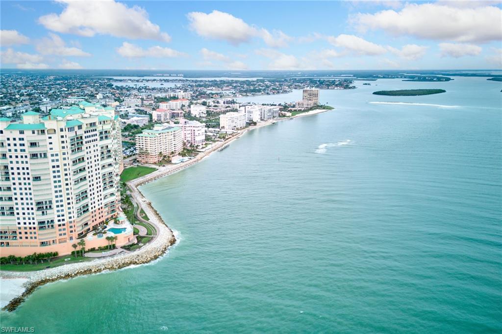 ESTATES - Land