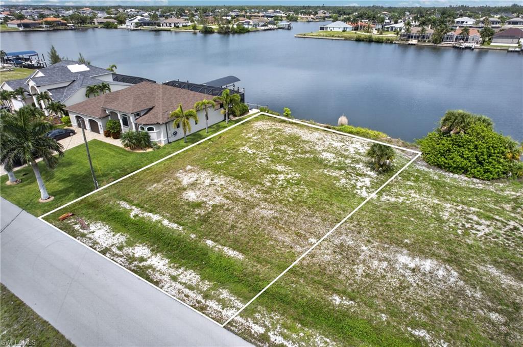 CAPE CORAL - Land