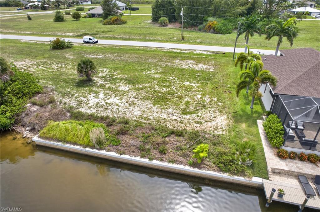 CAPE CORAL - Land