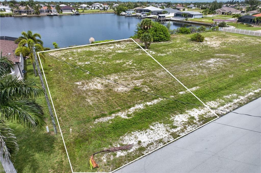 CAPE CORAL - Land
