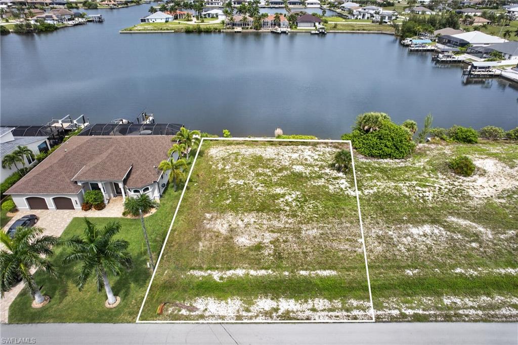 CAPE CORAL - Land