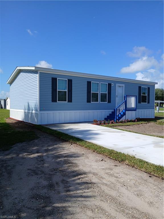 Moore Haven/ Boaters Paradise - New 3Bed/2Bath Manufactured Home W/Lot!! 2026 Champion Prime 1100sqft, Hi-Efficiency, Deluxe Kitchen, Shaker Cabinets, Dual SS Sink, Stainless Whirlpool Appliances, Wine Cooler, Dual Glazed Vinyl Windows, Manicured 150’x105’ Deeded Elbow Corner Lot in the Yacht Club, Heated Pool, Clubhouse, Boating on Caloosahatchee River, Lake, Gulf, Ocean Access, @ Moore Haven Locke & Dam, New 200 Amp Elec Service, New 2.5 Ton A/C, Cat 5 WZIII Shelter In Place Home W/28 Steel Anchors, 4 Hurricane Lock Down Systems, Vented Vinyl Skirting, PWC Storage, Low HOA, Pet Friendly, Close to Shopping, Deed, Title, & Factory Warranty in Hand,