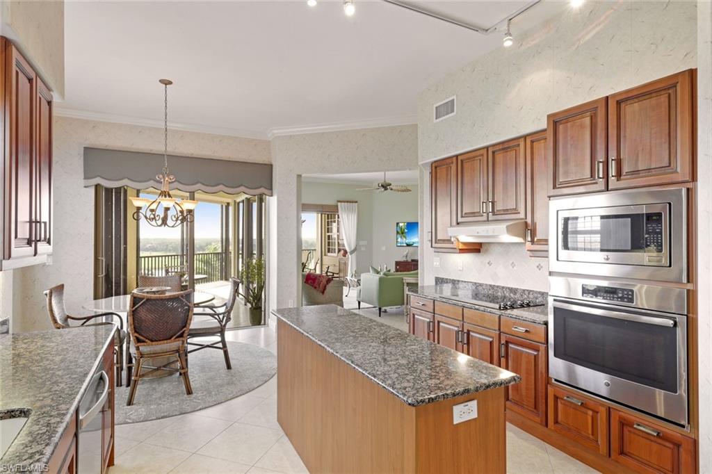 VISTA POINTE - Residential