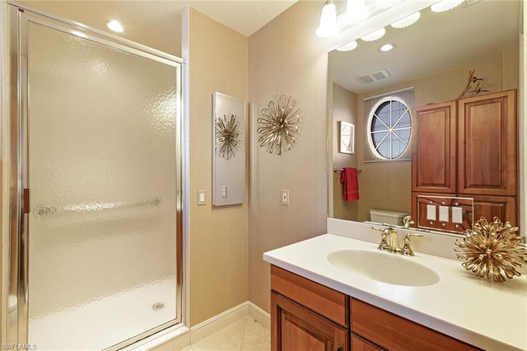 VISTA POINTE - Residential