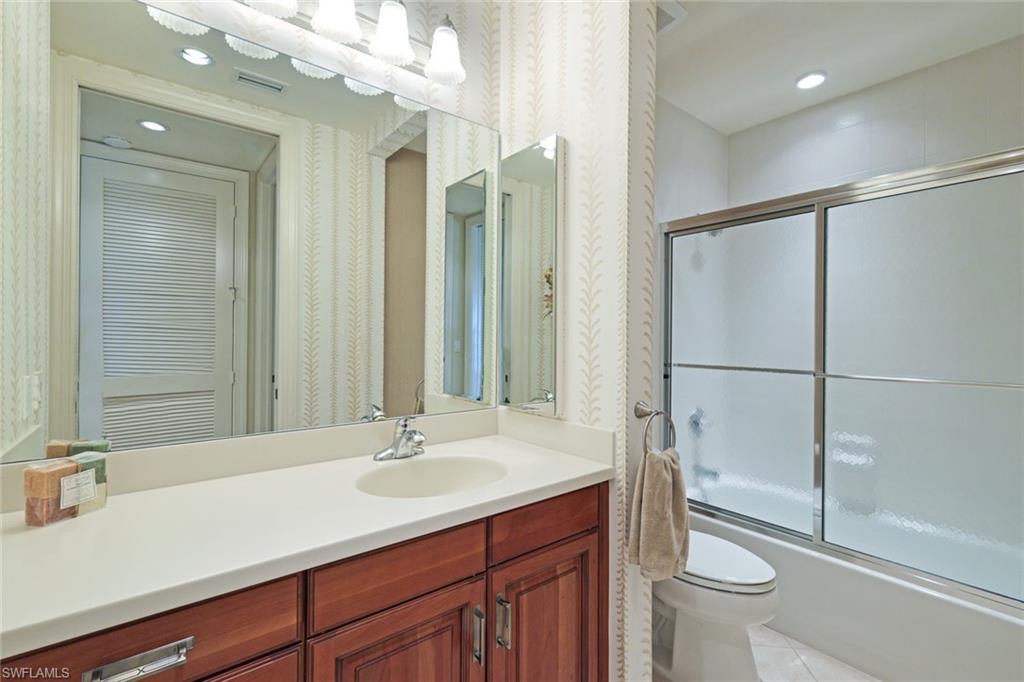 VISTA POINTE - Residential