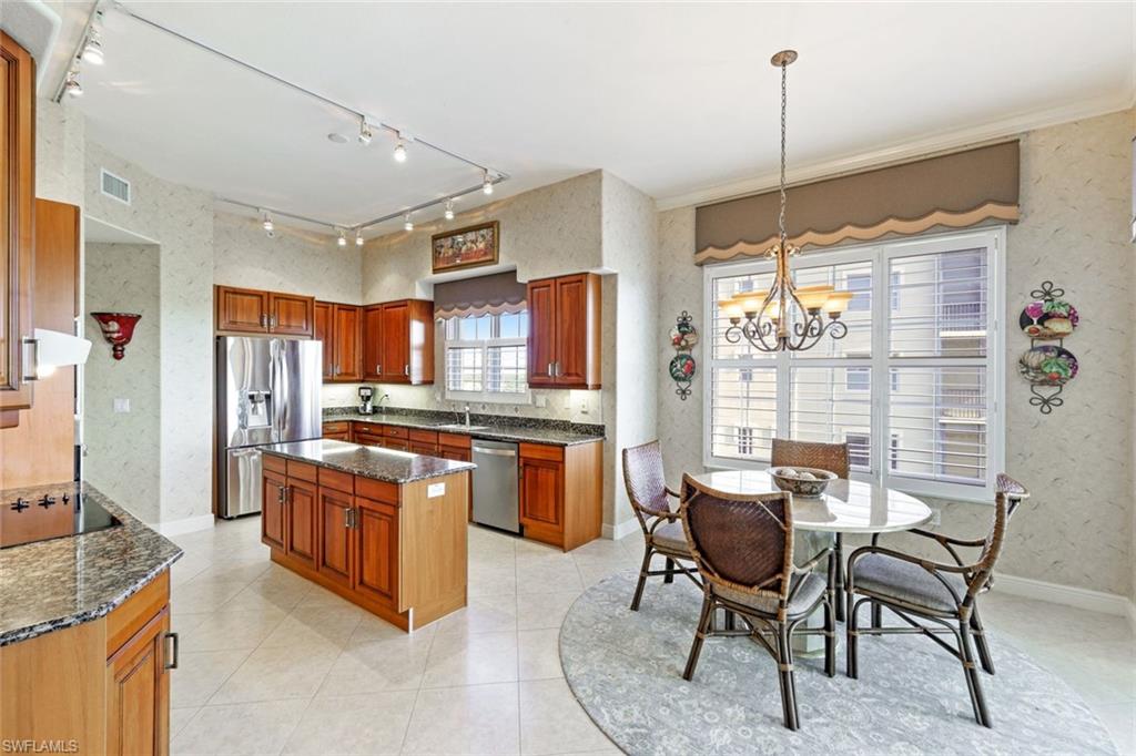 VISTA POINTE - Residential
