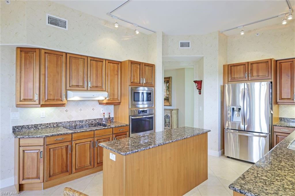 VISTA POINTE - Residential