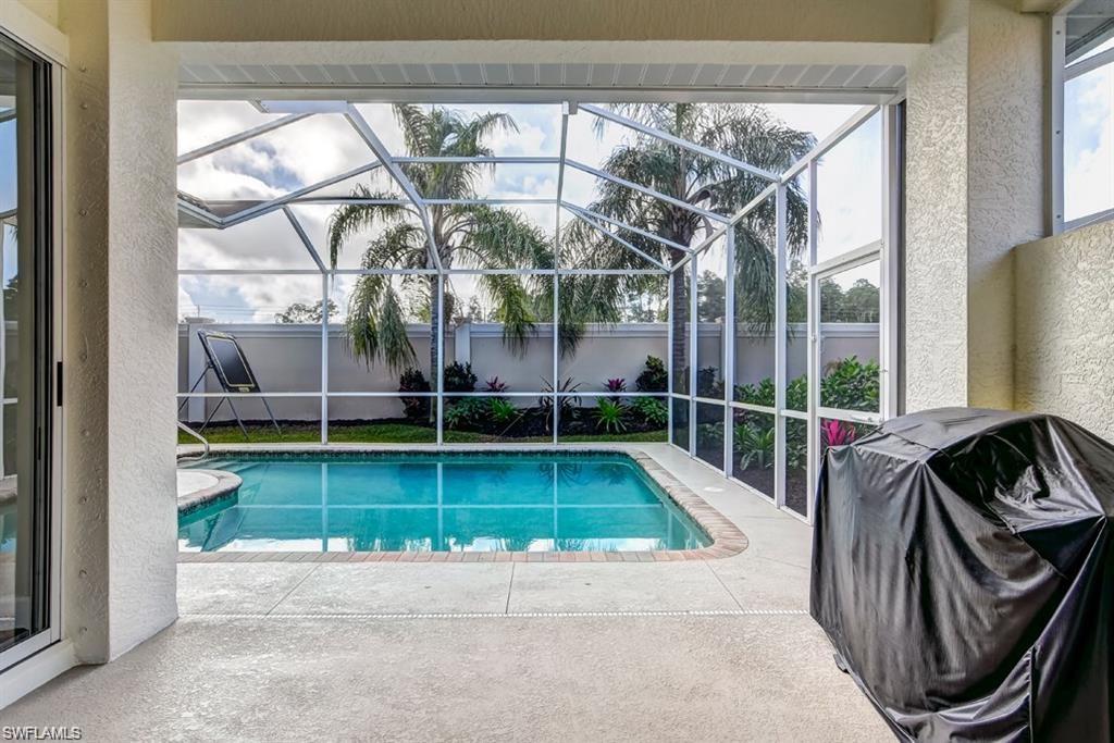 LONGSHORE LAKE - Residential