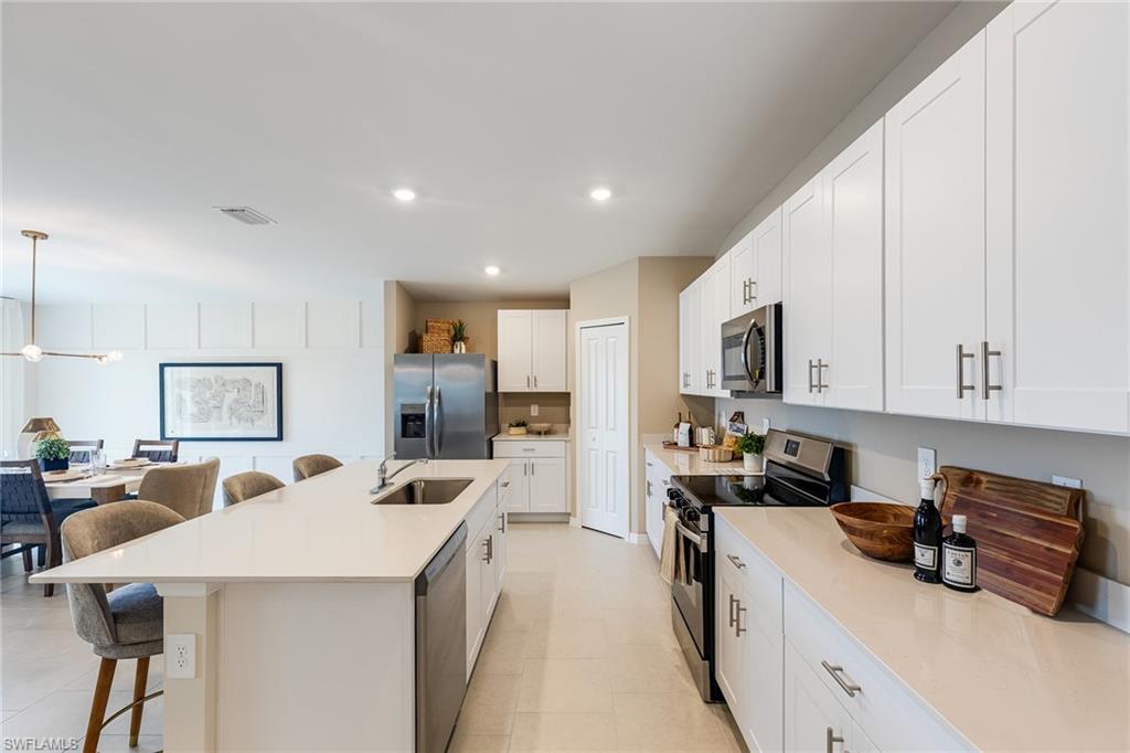 SAVANNA LAKES - Residential