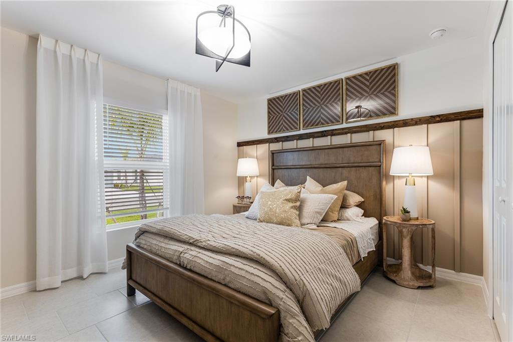 SAVANNA LAKES - Residential
