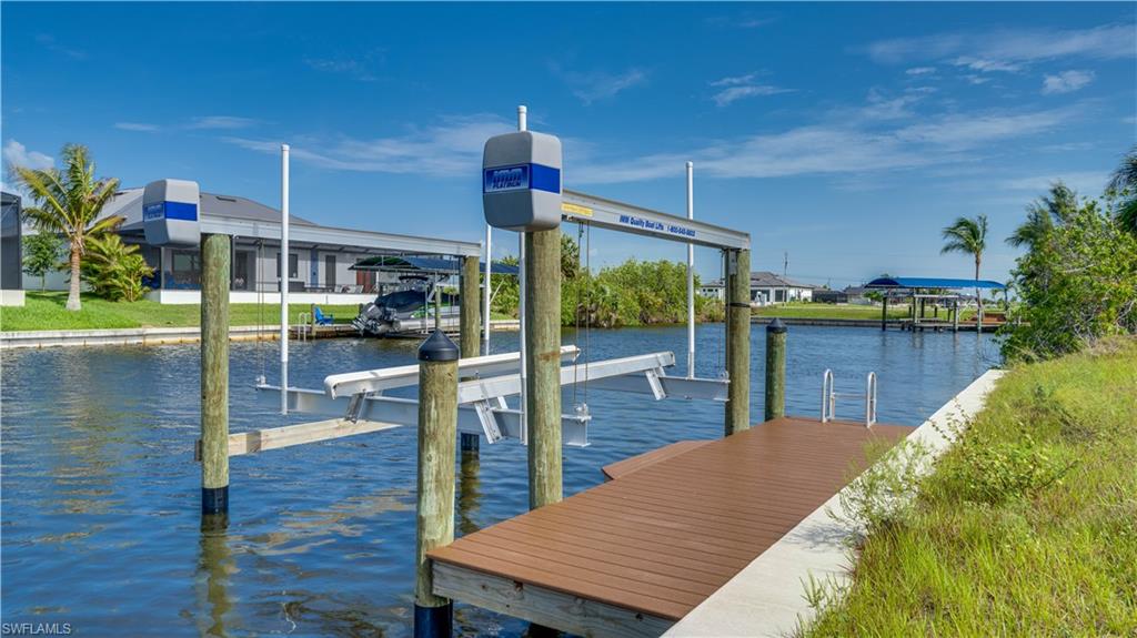 CAPE CORAL - Land