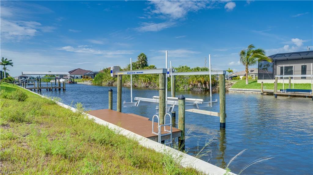 CAPE CORAL - Land