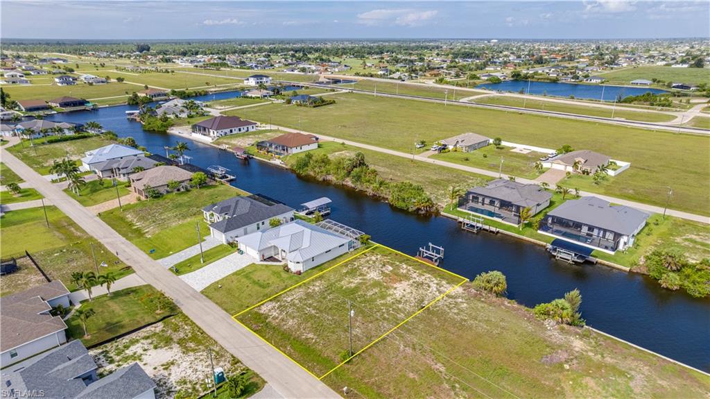 CAPE CORAL - Land