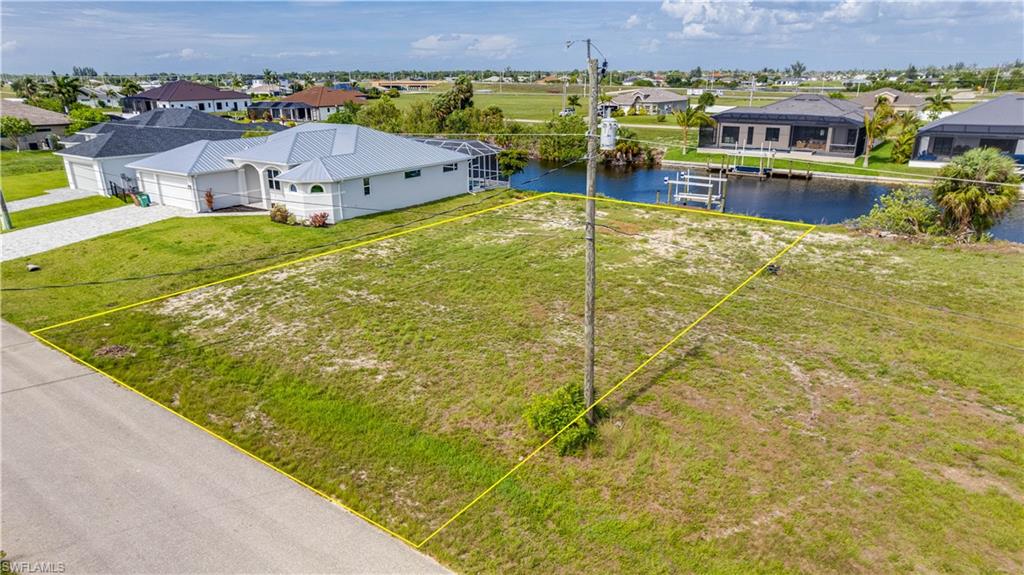 CAPE CORAL - Land
