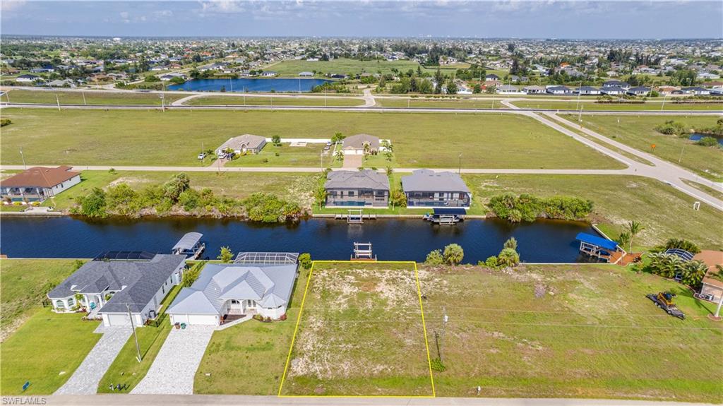 CAPE CORAL - Land
