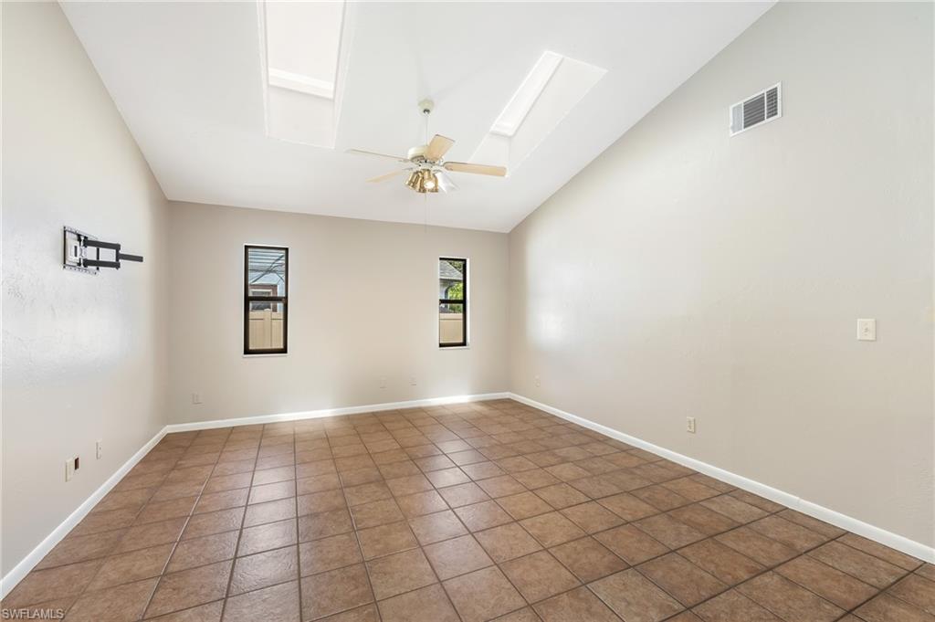 SAN CARLOS PARK - Residential
