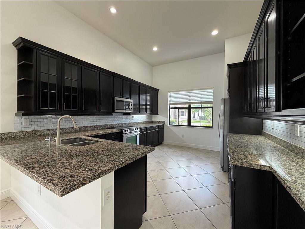 MAPLE RIDGE - Residential Lease