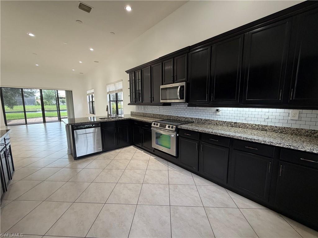 MAPLE RIDGE - Residential Lease